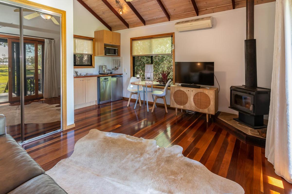 Lake Weyba Cottages Noosa เพเรเจียนบีช ภายนอก รูปภาพ